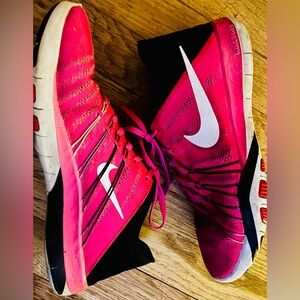 NIKE Bright Pink Women’s Sneakers Sz 7